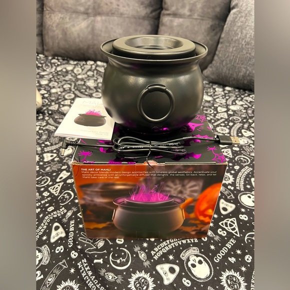 Mahli Flaming Cauldron Aroma Diffuser. TikTok viral. New in Box - Picture 1 of 5